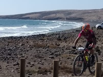 Javi Martínez y Erasto Herreros participaron en el MTB-XC Playa de Vargas