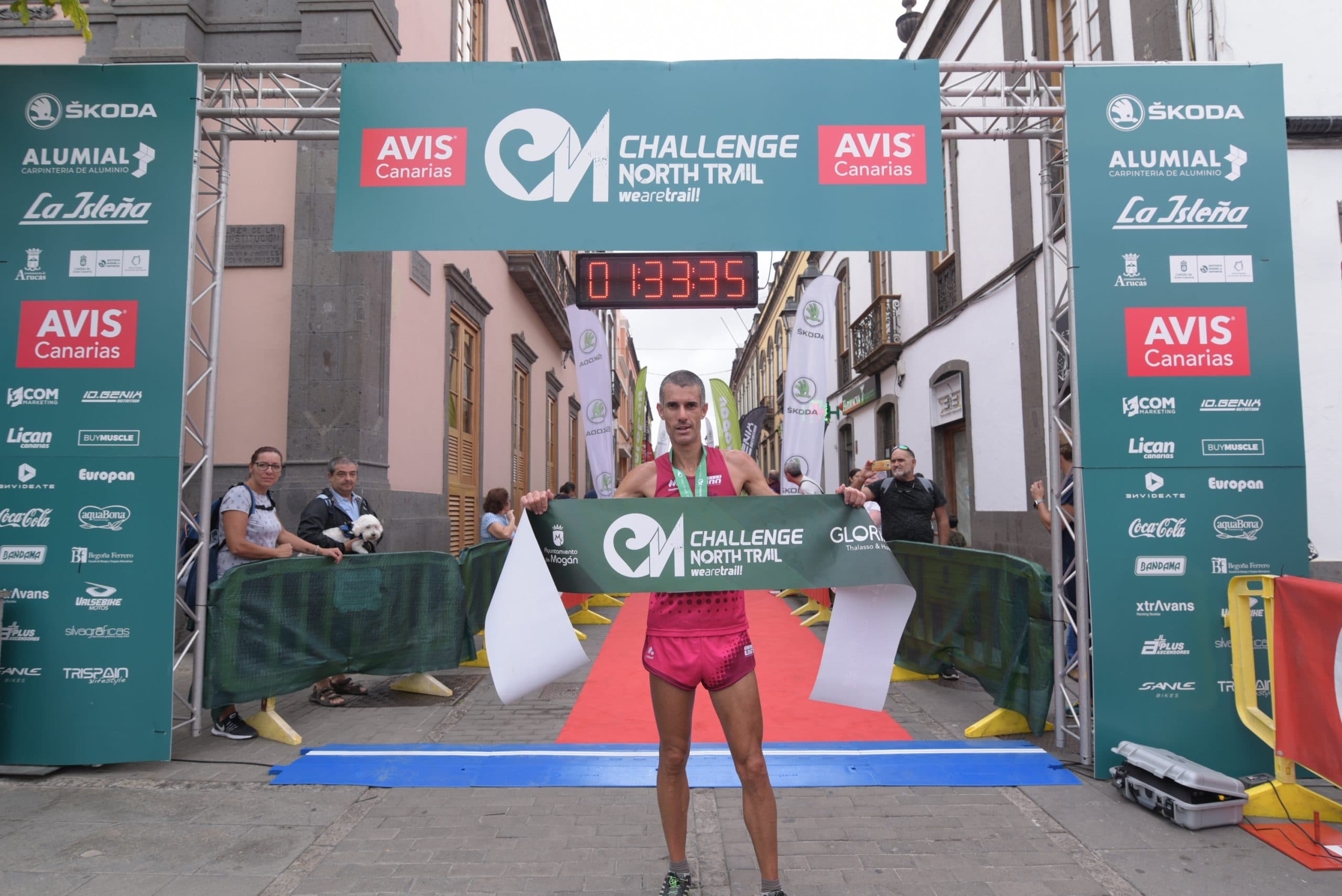 Gerardo Domínguez impone su ley en la Mini Trail de la AVIS Challenge North Trail