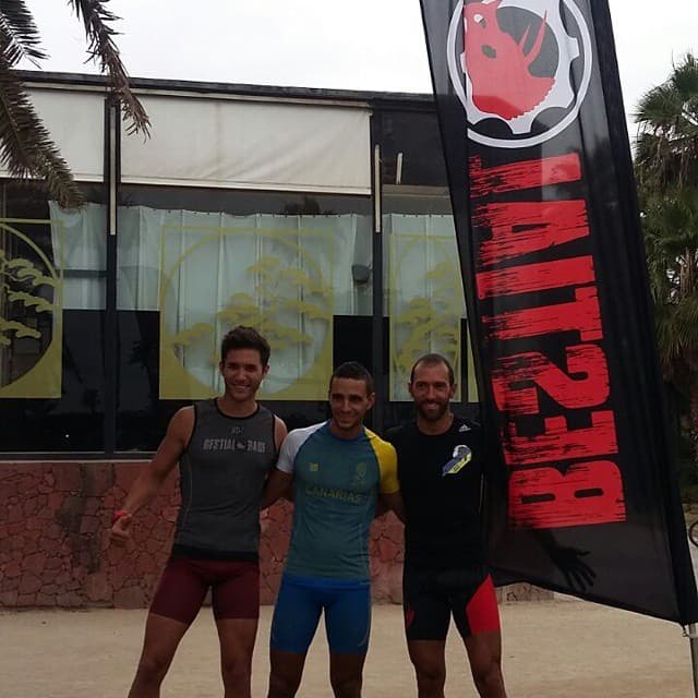 Nuestros runners en la Carrera nocturna traiña