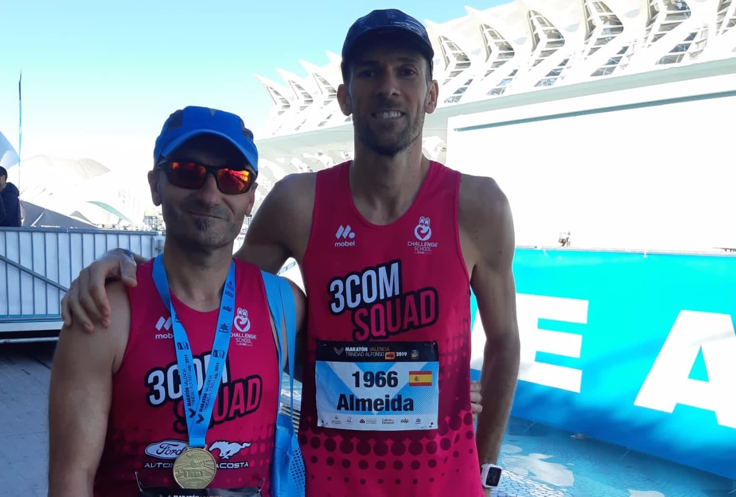 Ayoze Almeida y Raúl Alhambra representaron a 3COM Squad en la Maratón de Valencia