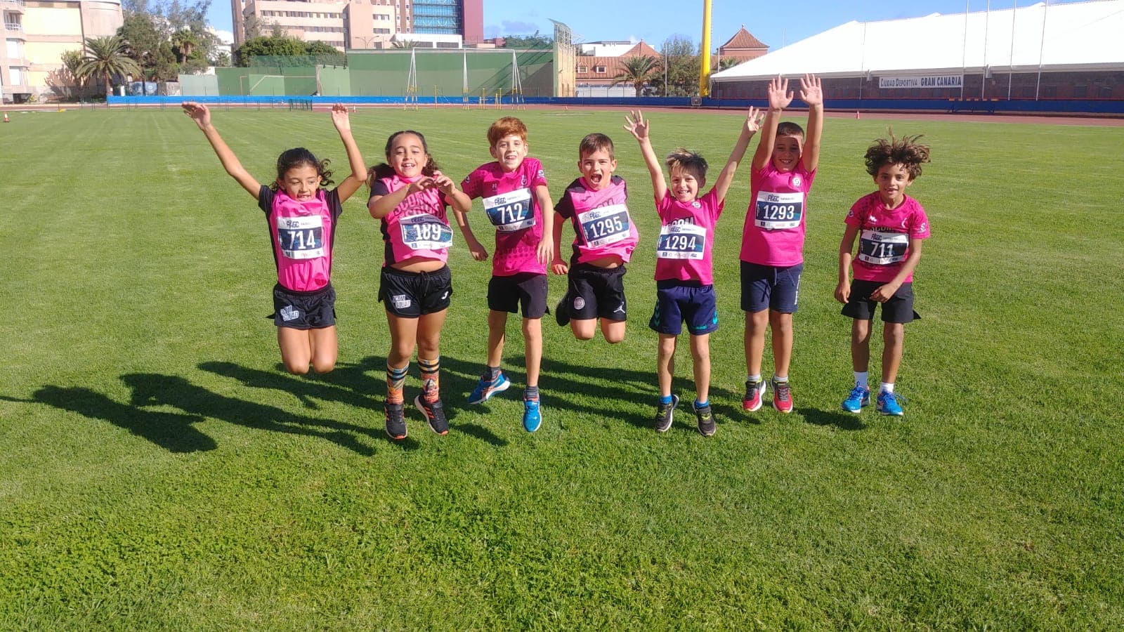 La sección de atletismo se enfrentó a la primera jornada de pista