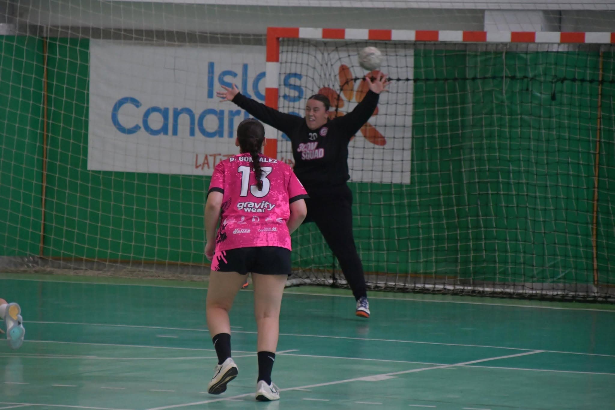 El 3COM Squad cae en Galicia ante el Asmubal Meaño en una exigente tercera jornada (32-23)