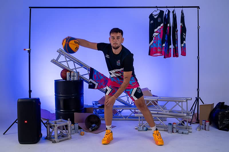 Jugadores posando con la nueva equipación de The Las Flavour - Street Flavour - 3COM Squad